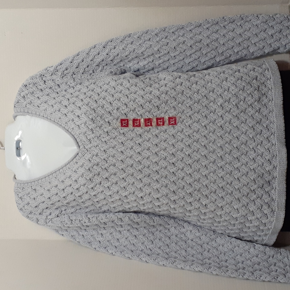 IRELANDSEYE Light Blue Knitted V- Neck Sweater. Size XL